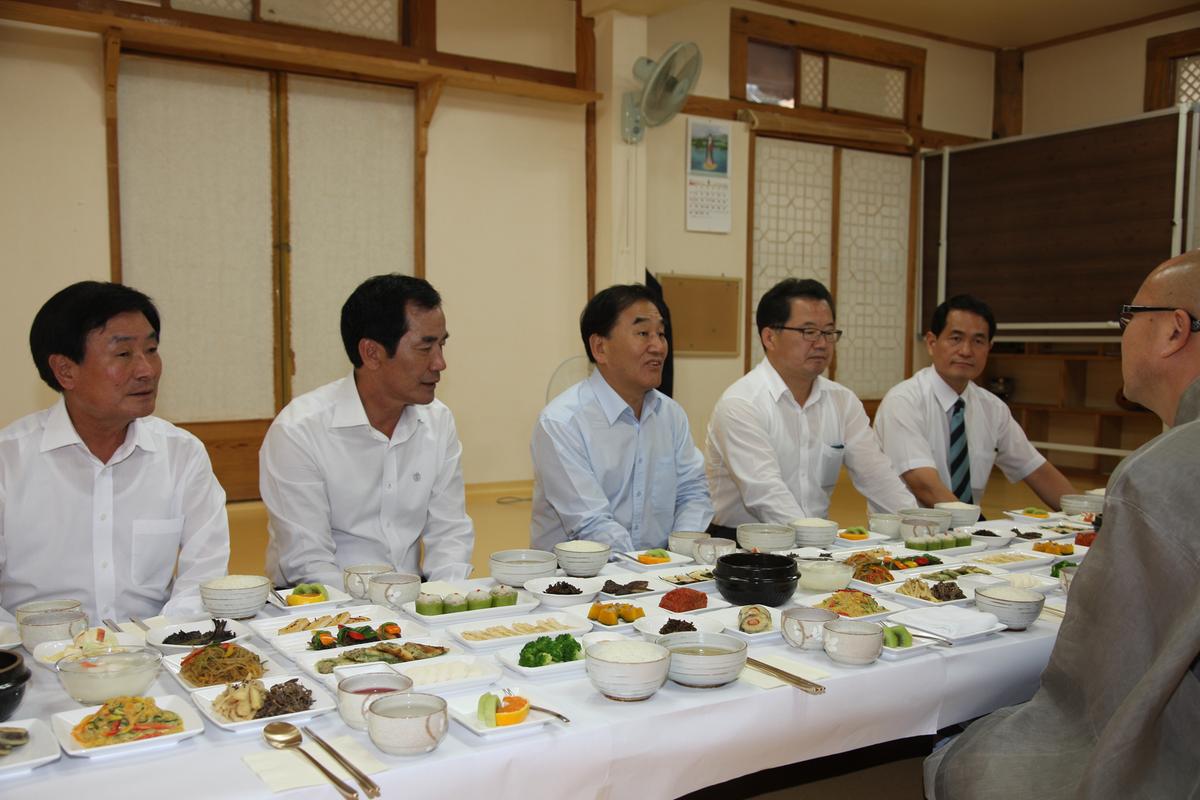 해인사 이재오 의원 방문