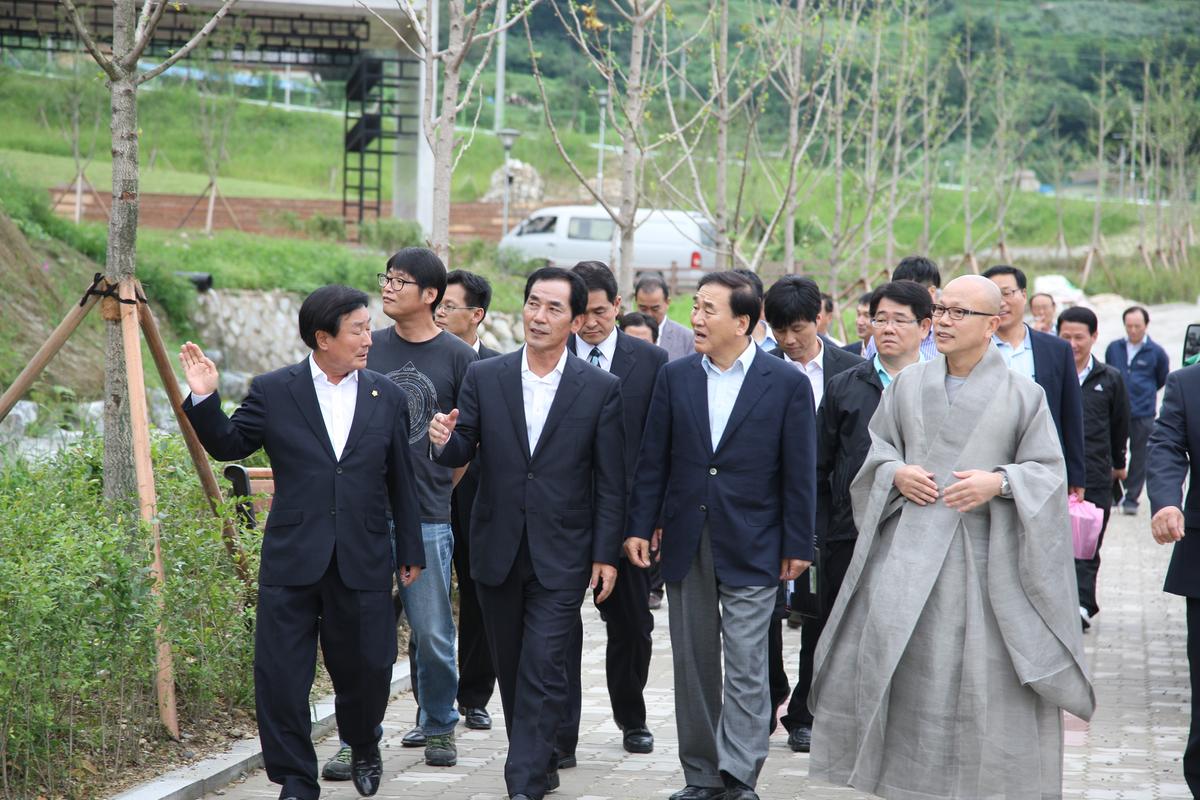 해인사 이재오 의원 방문