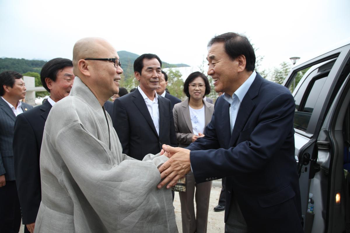 해인사 이재오 의원 방문