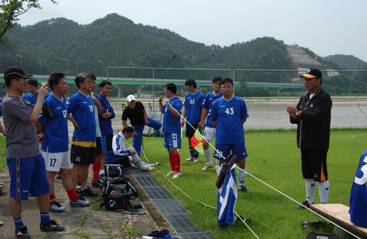 쌍용무소자동차·합천군 친선축구대회