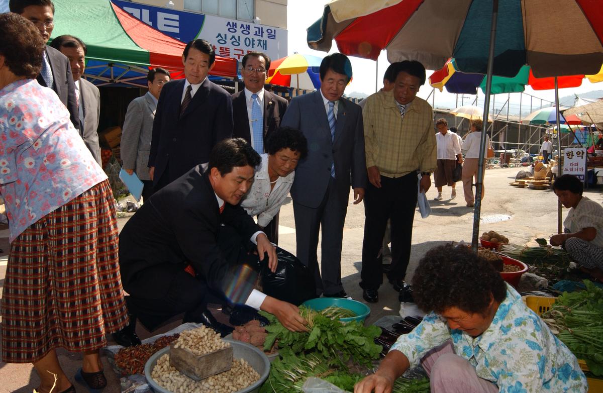 국회의원, 합천군 방문 및 시장 방문