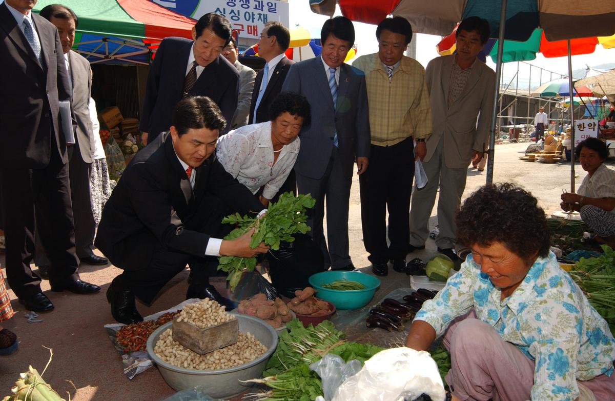 국회의원, 합천군 방문 및 시장 방문