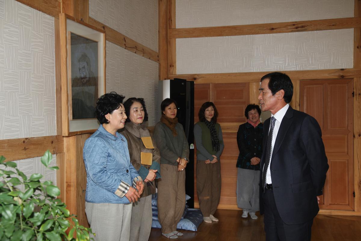 불우 이웃 돕기 성금