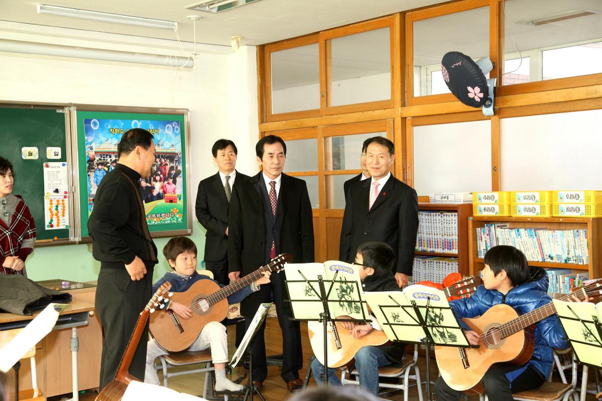합천초등 다문화가족 기타교실 격려