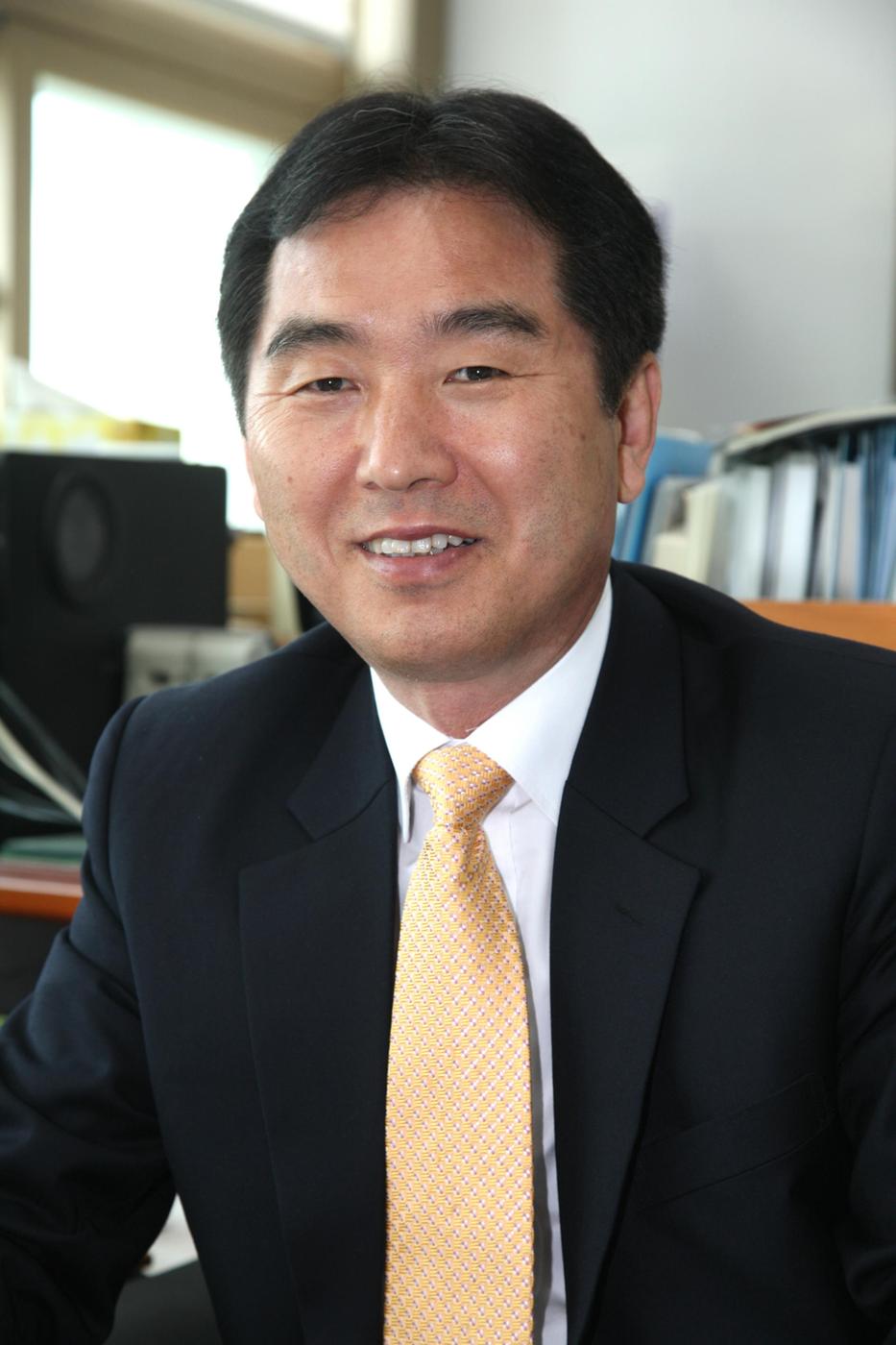 김한동