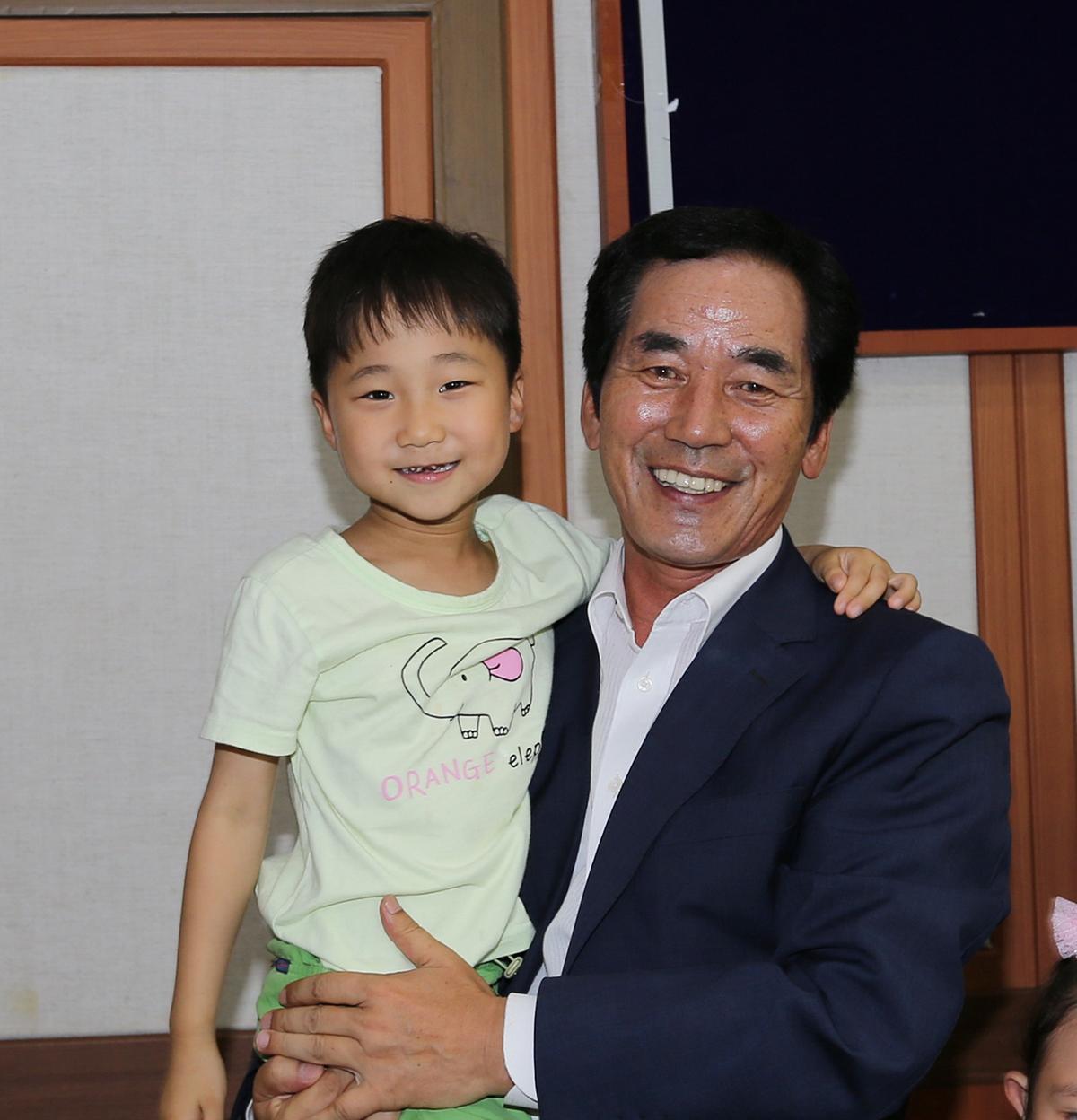 성모유치원원아 군청방문