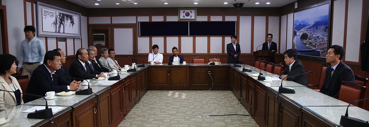 일본 미토요시 경제사절단 군청방문
