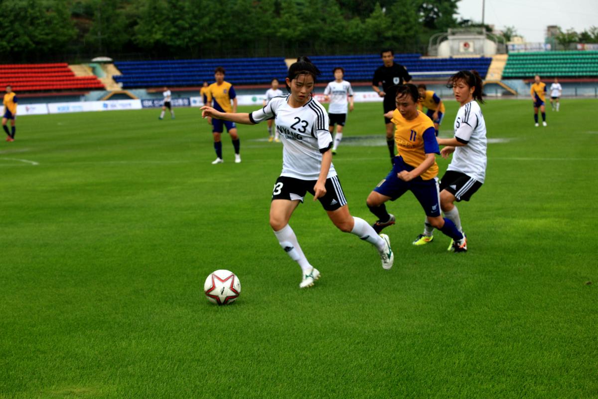 2012년 전국여자축구 개막전 한양대 위덕대