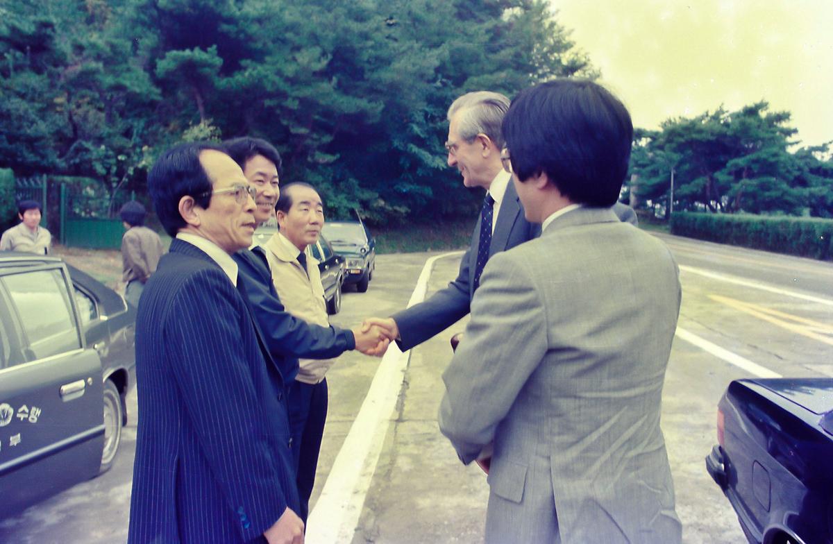 방문