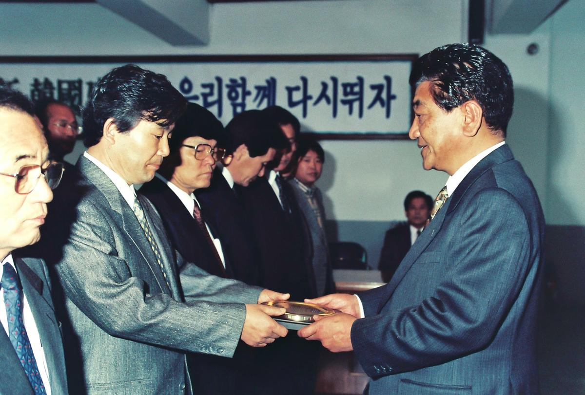 군정보고
