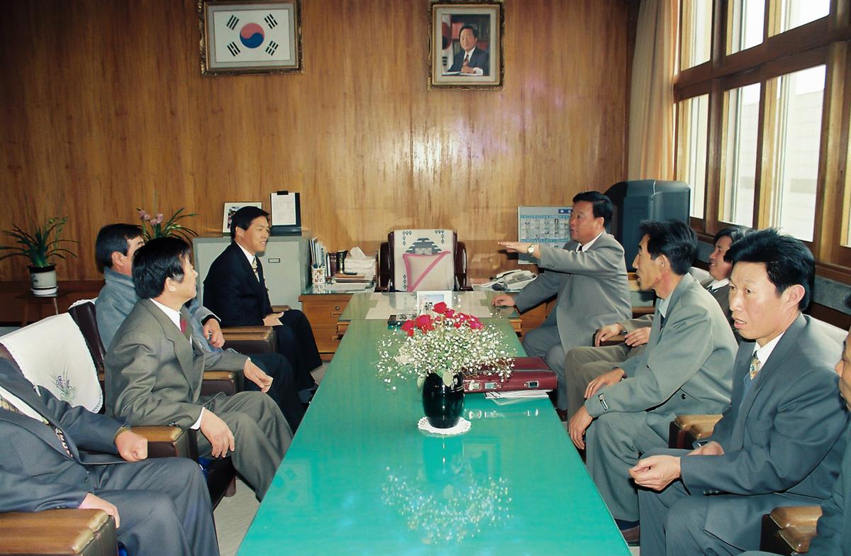 서난시장 일행 합천군 방문