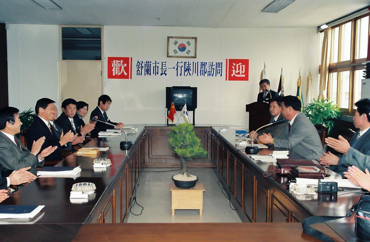 서난시장 일행 합천군 방문