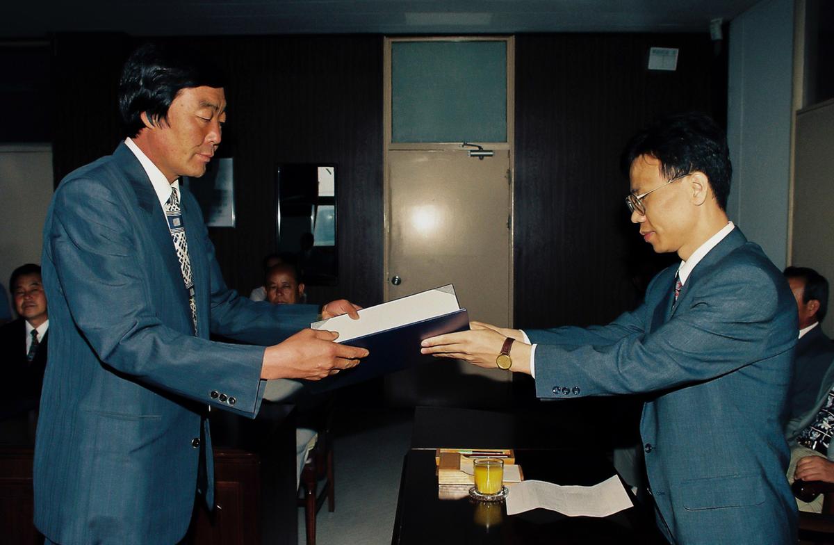 제1회 전국동시지방선거 당선증 수여식