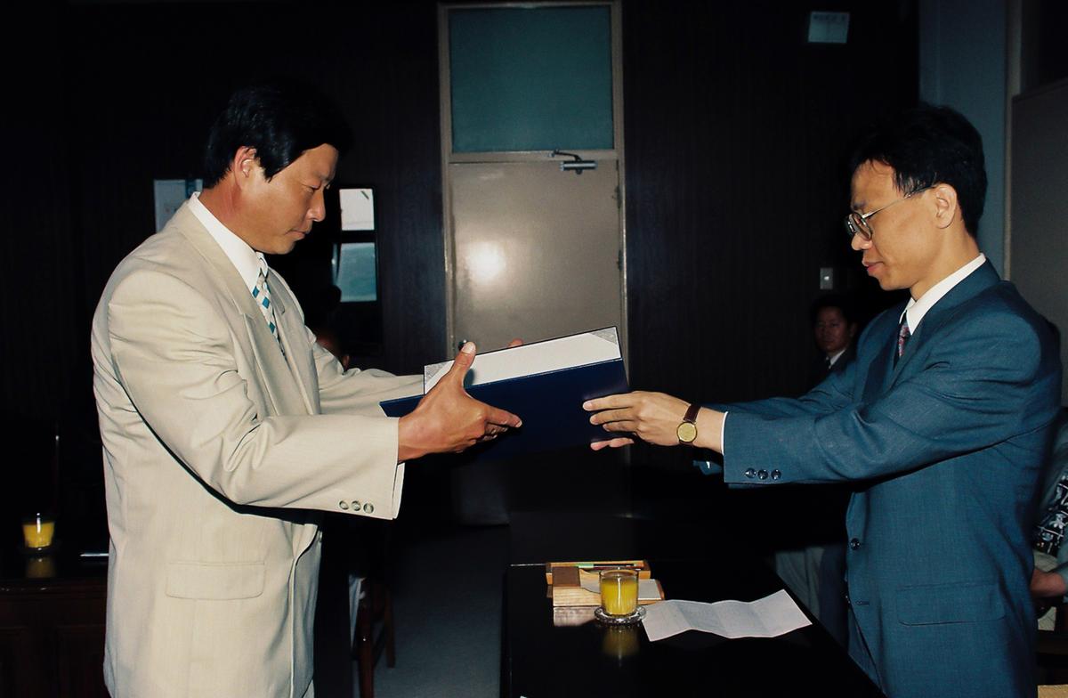 제1회 전국동시지방선거 당선증 수여식