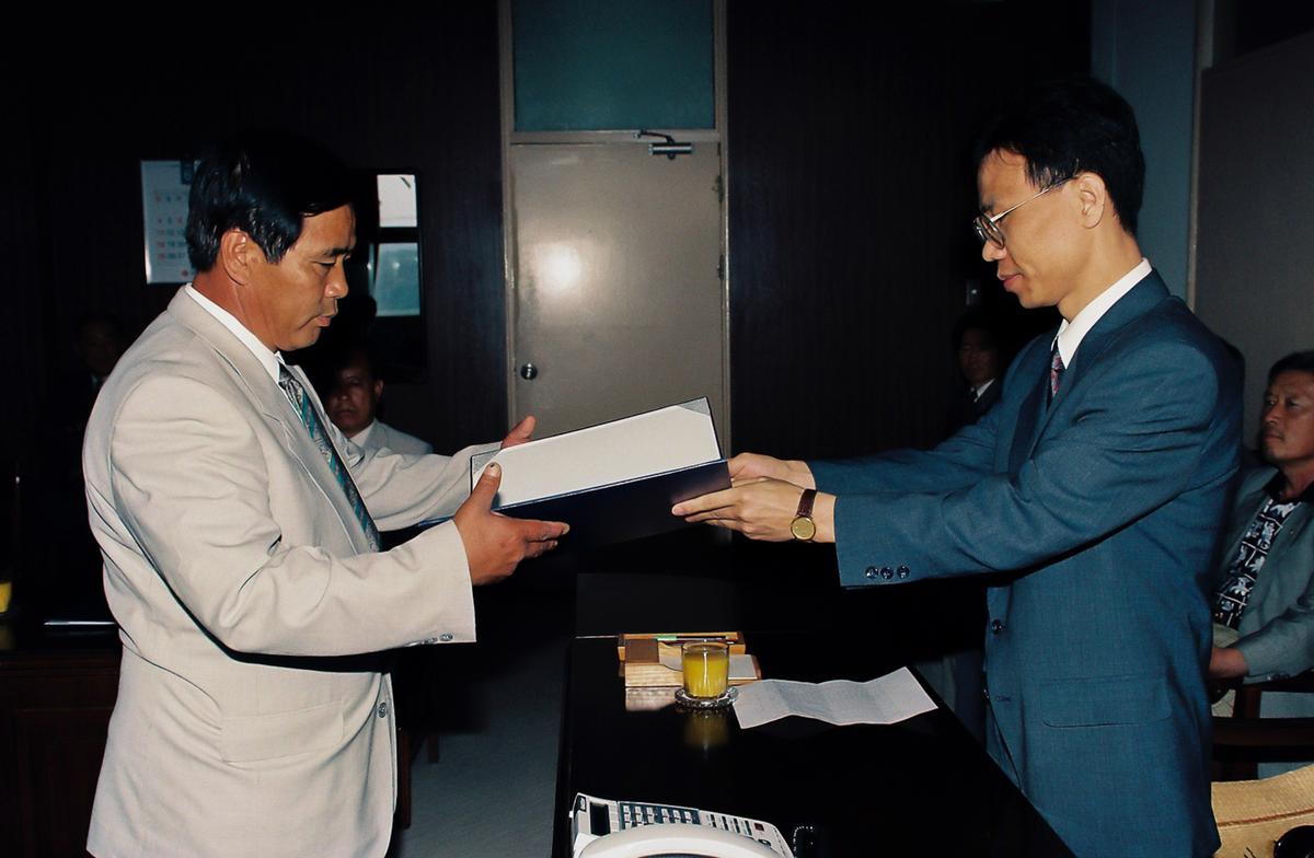 제1회 전국동시지방선거 당선증 수여식