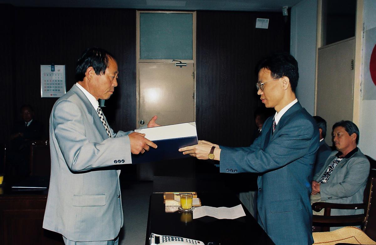 제1회 전국동시지방선거 당선증 수여식