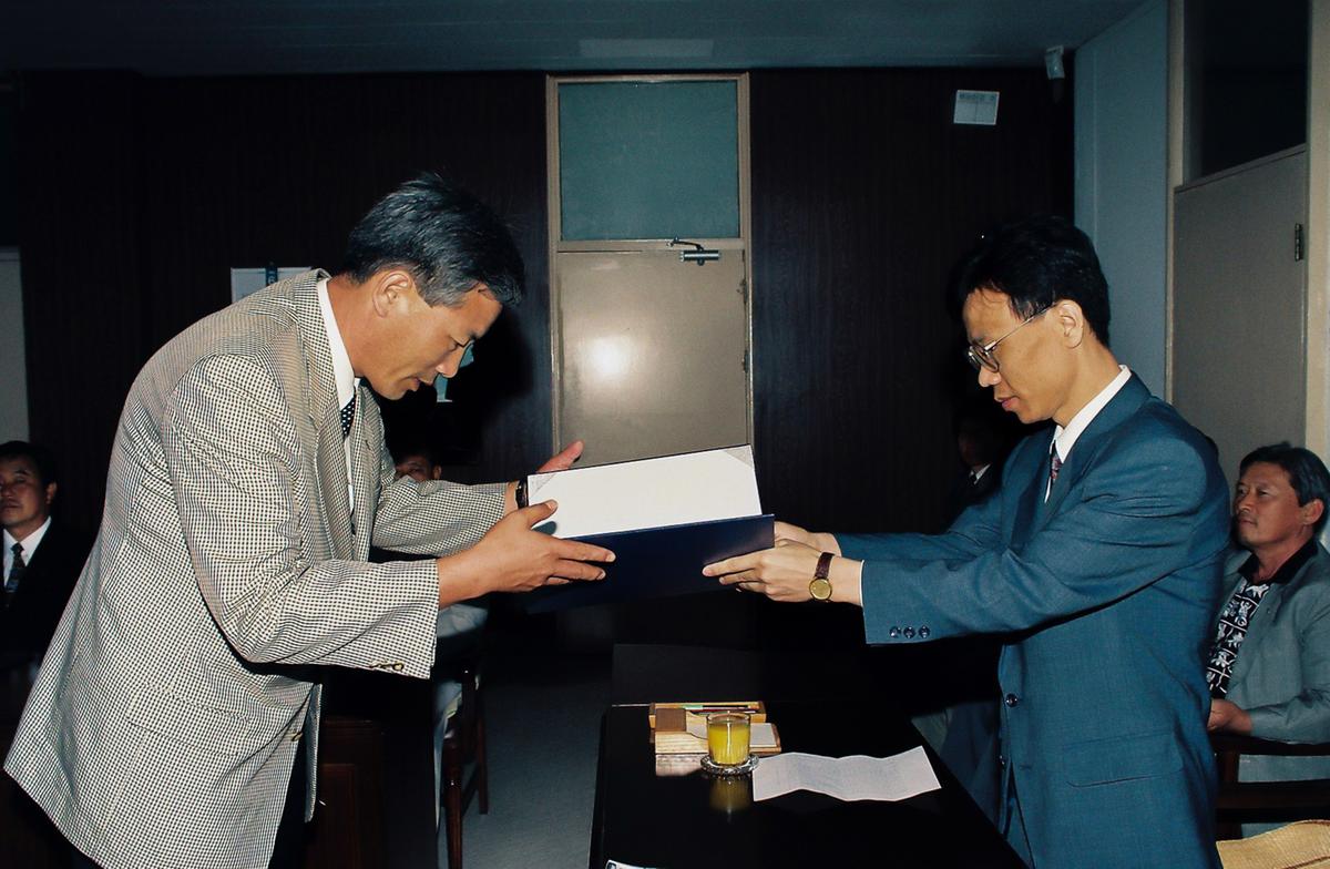 제1회 전국동시지방선거 당선증 수여식