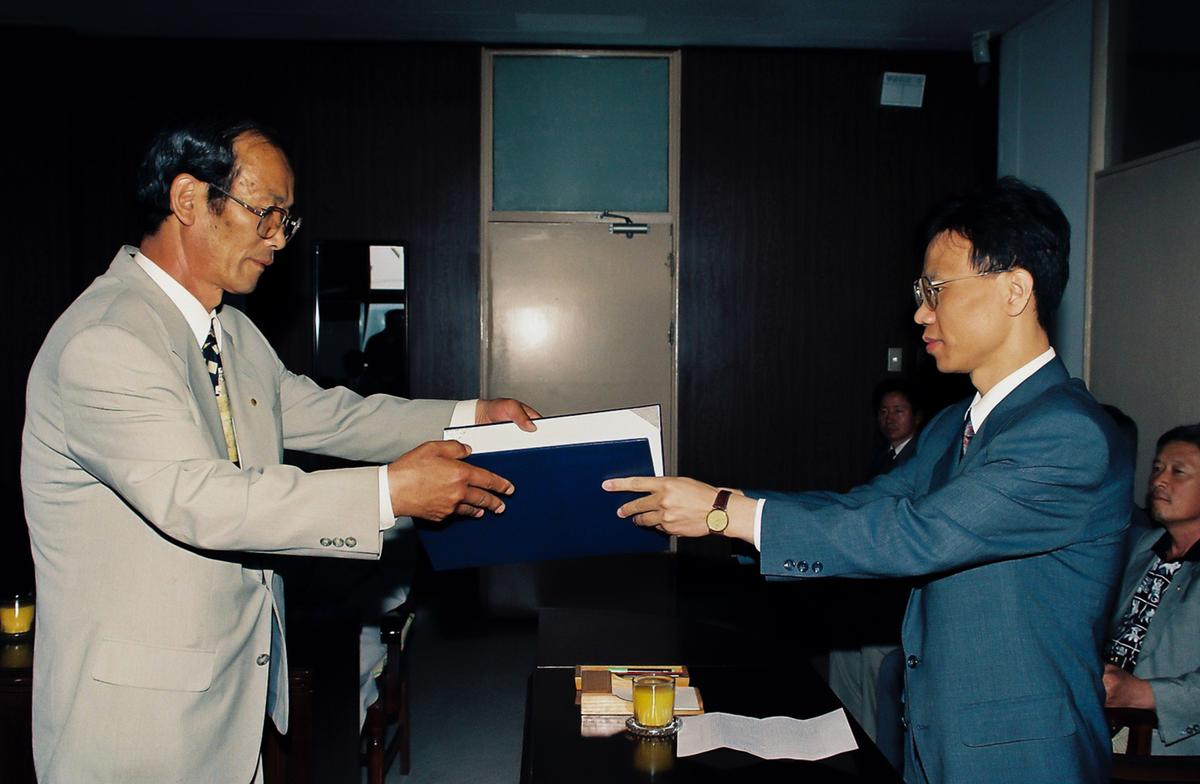 제1회 전국동시지방선거 당선증 수여식