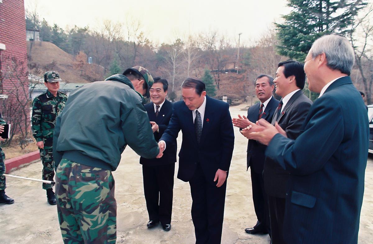 부대방문