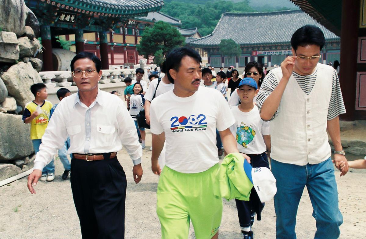 김흥국 방문 사찰축구행사