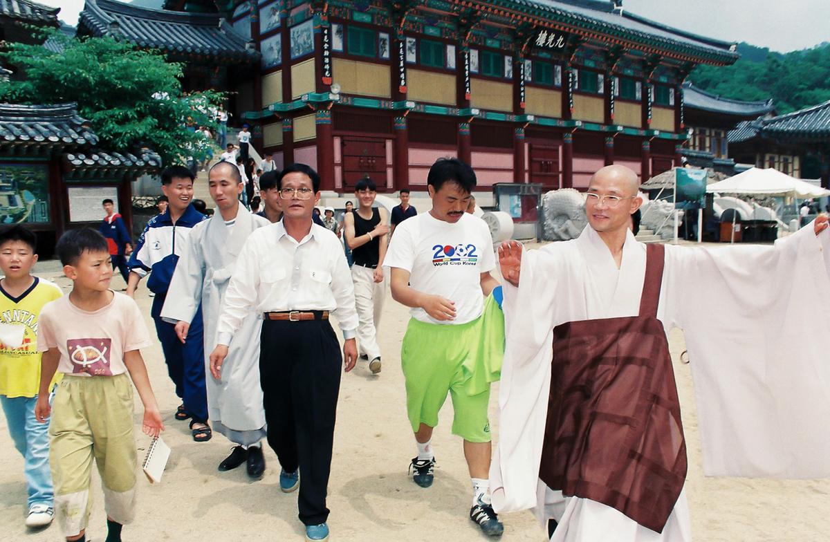 김흥국 방문 사찰축구행사
