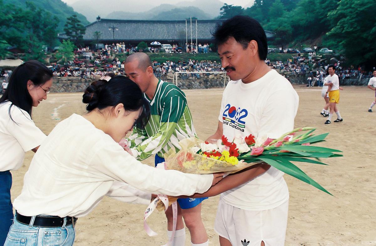김흥국 방문 사찰축구행사