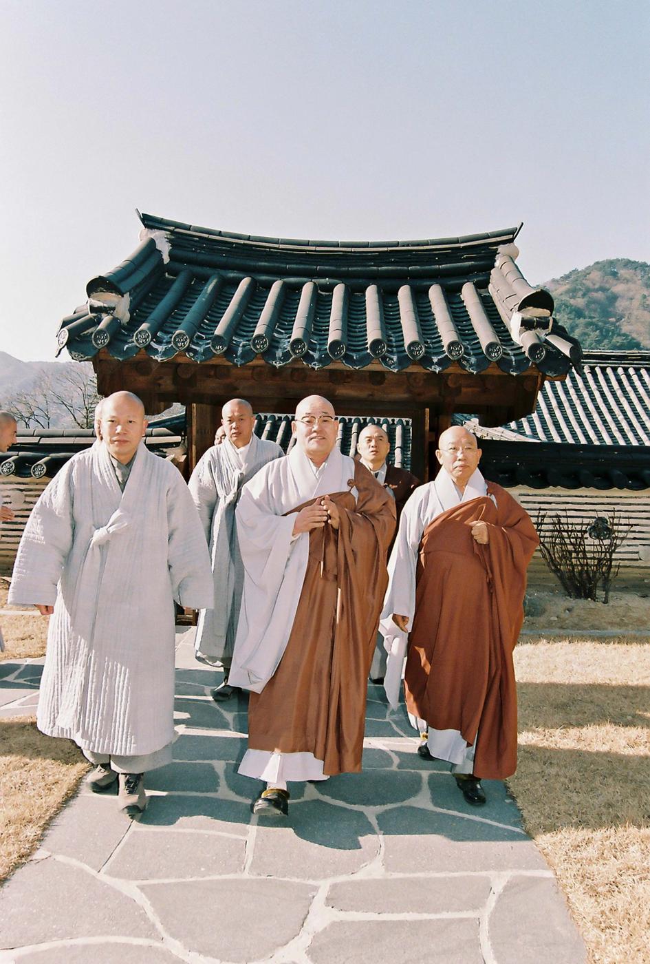 사찰스님