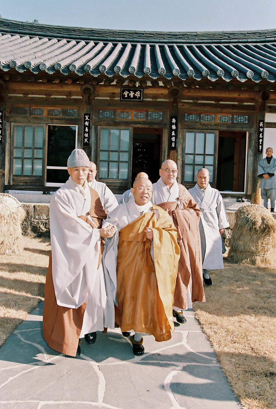 사찰스님