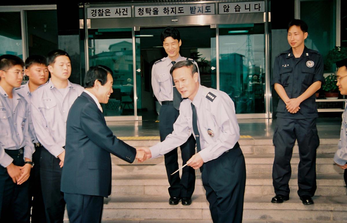 군수님과기념촬영