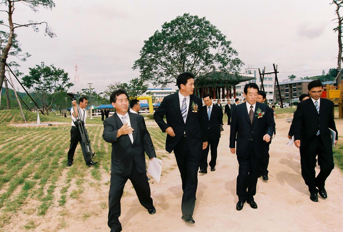 새천년 생명의 숲. 군민 생활 체육공원 준공식