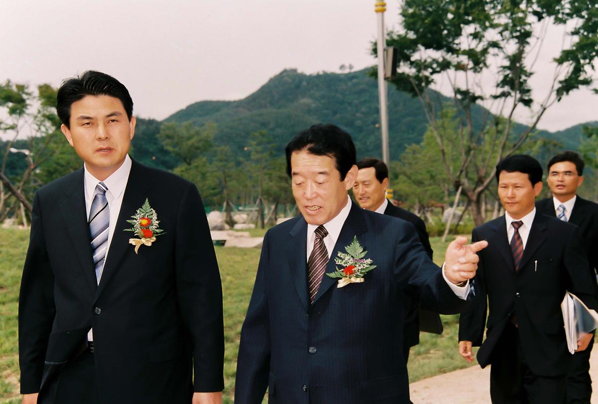 새천년 생명의 숲. 군민 생활 체육공원 준공식