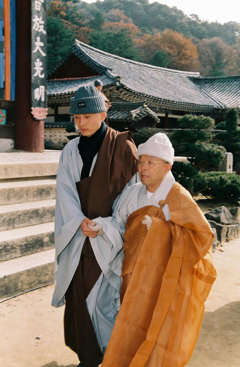 스님들
