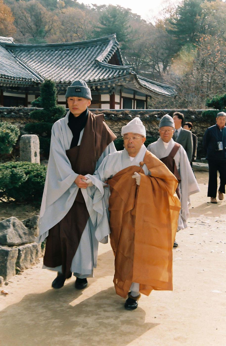 스님들