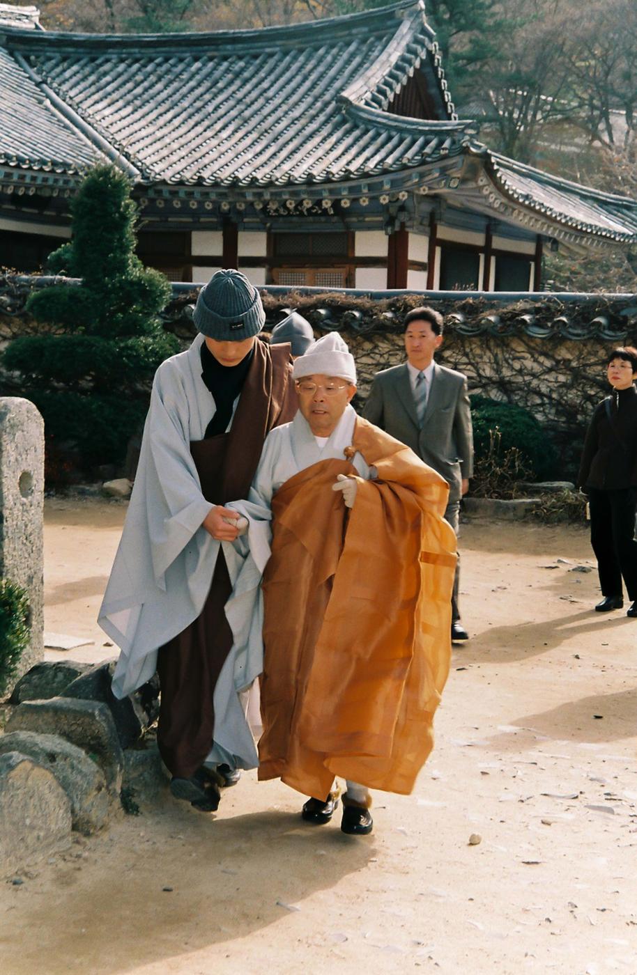 스님들