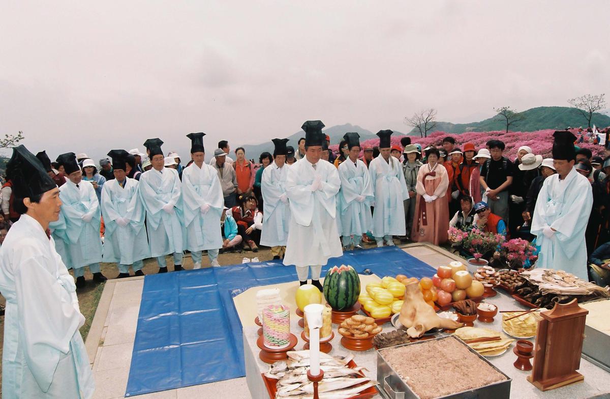 황매산 철쭉제단