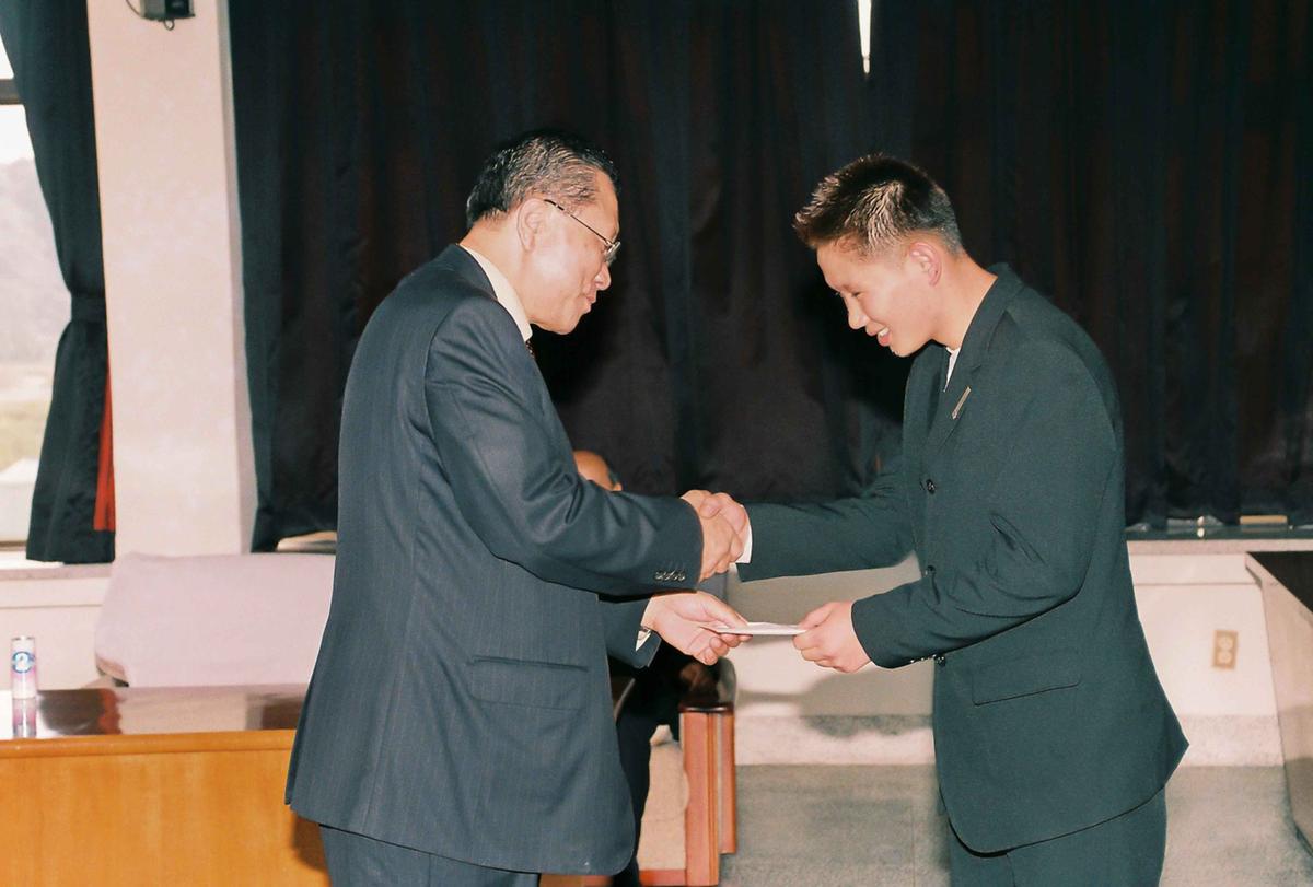 2000년도 2학기분 장학금 전달식