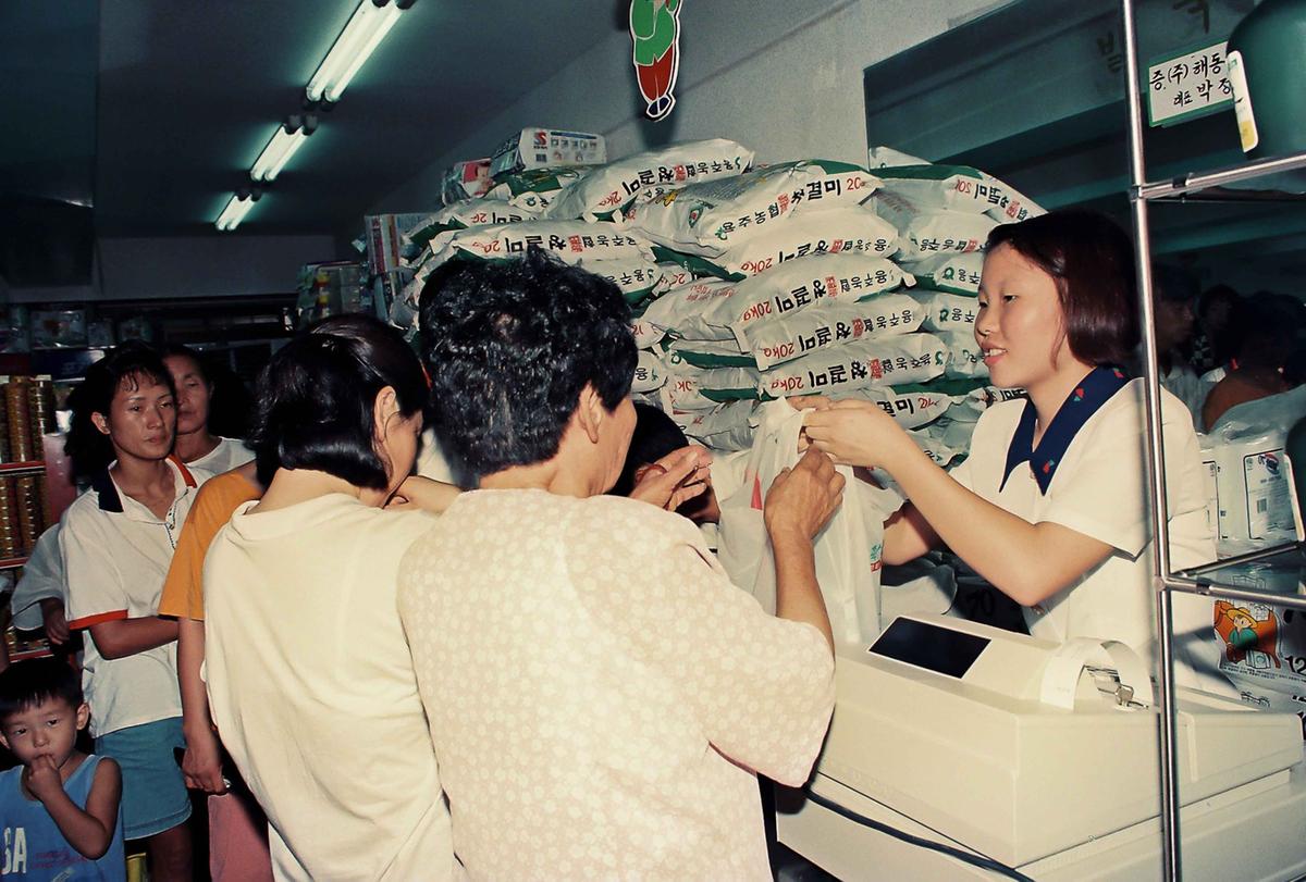 농,축산물 시범 판매장 개장