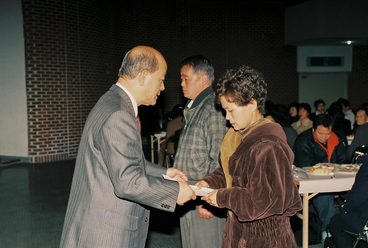 재활용품 수익금 전달 및 모.부자가정 위안회
