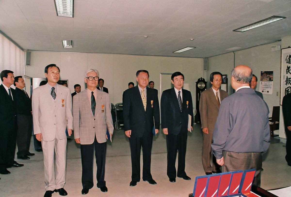 표창장수여
