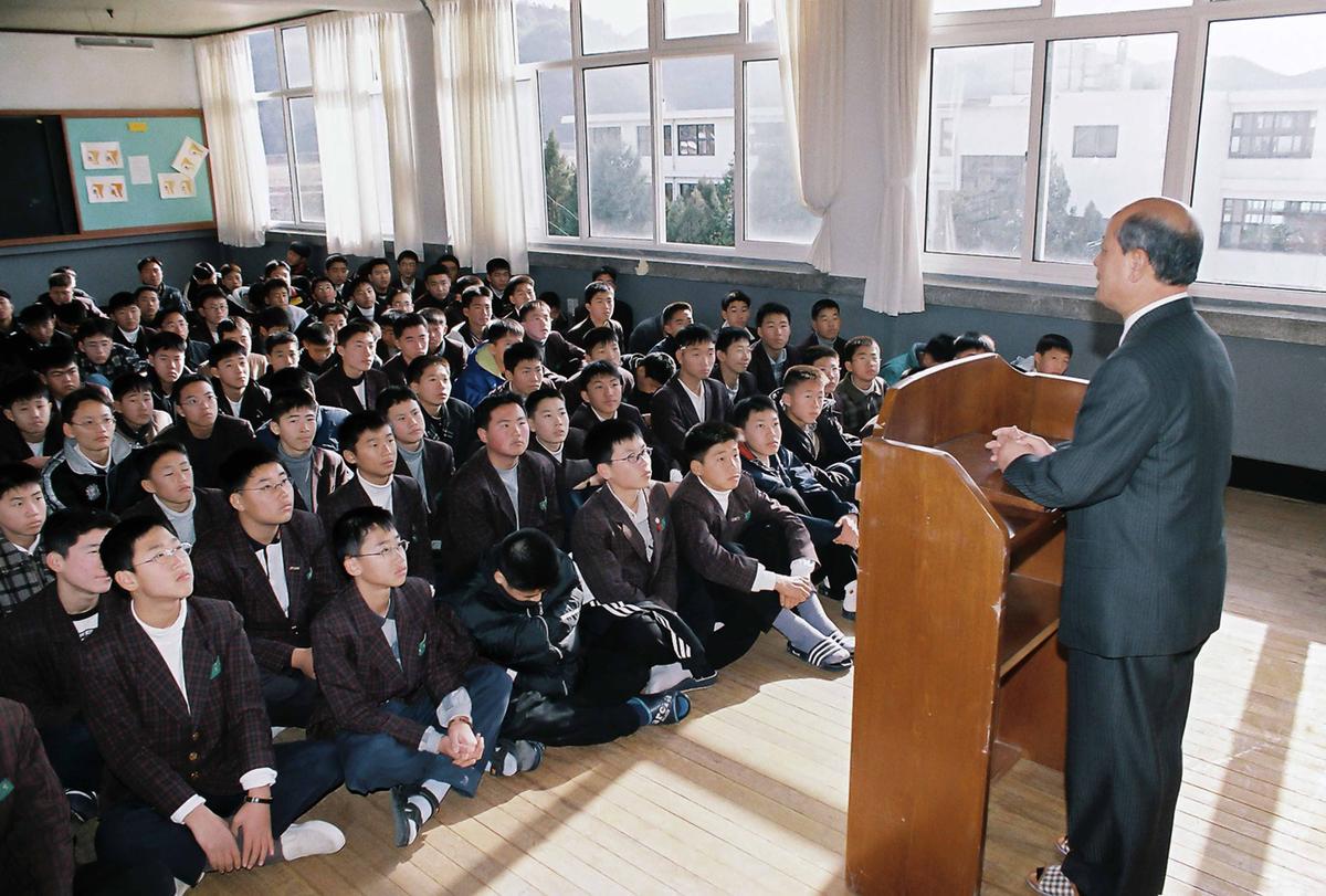 강신환,이수용 농민상담소장 정년퇴임