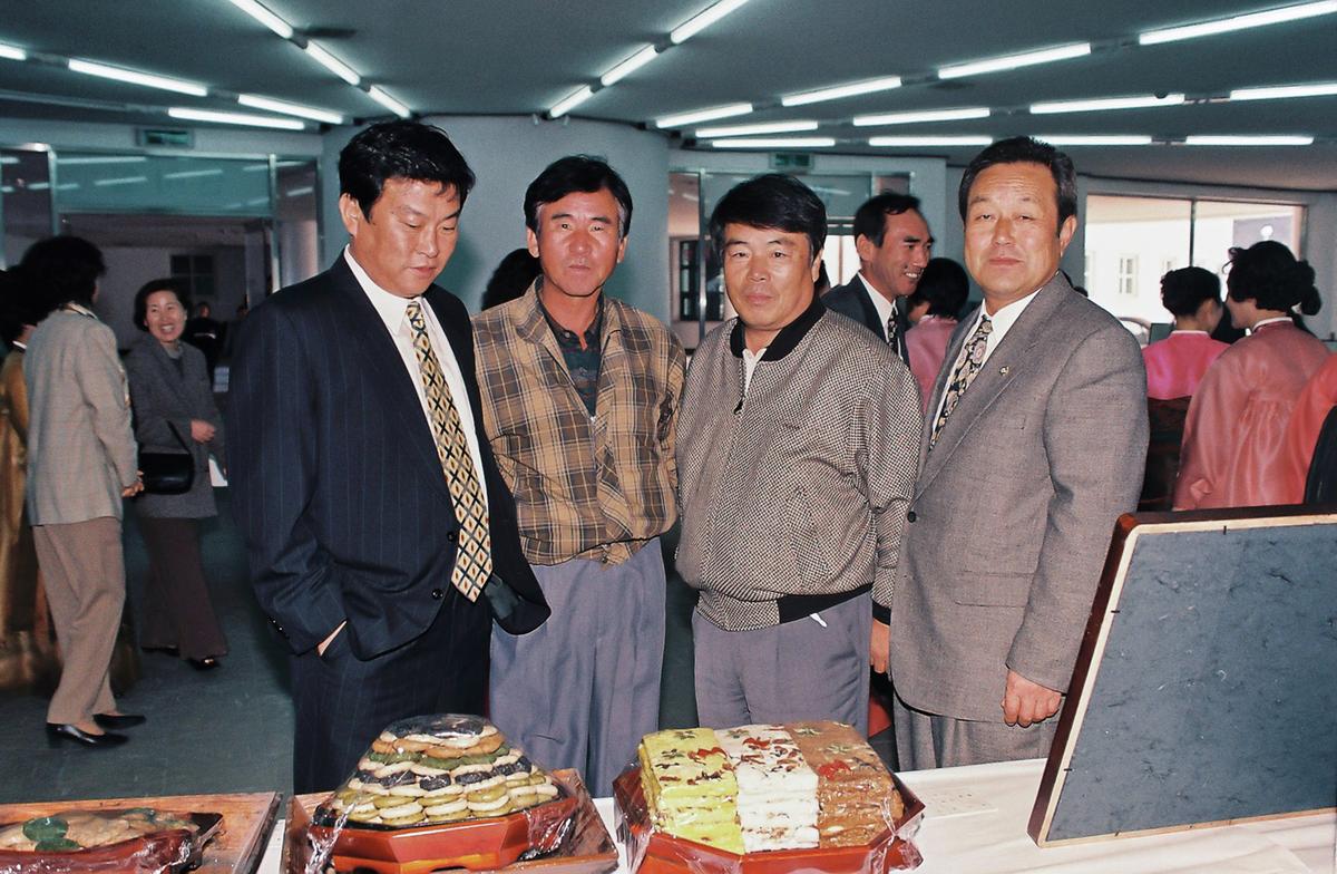 생활개선회원작품(향토요리,꽃꽂이) 전시