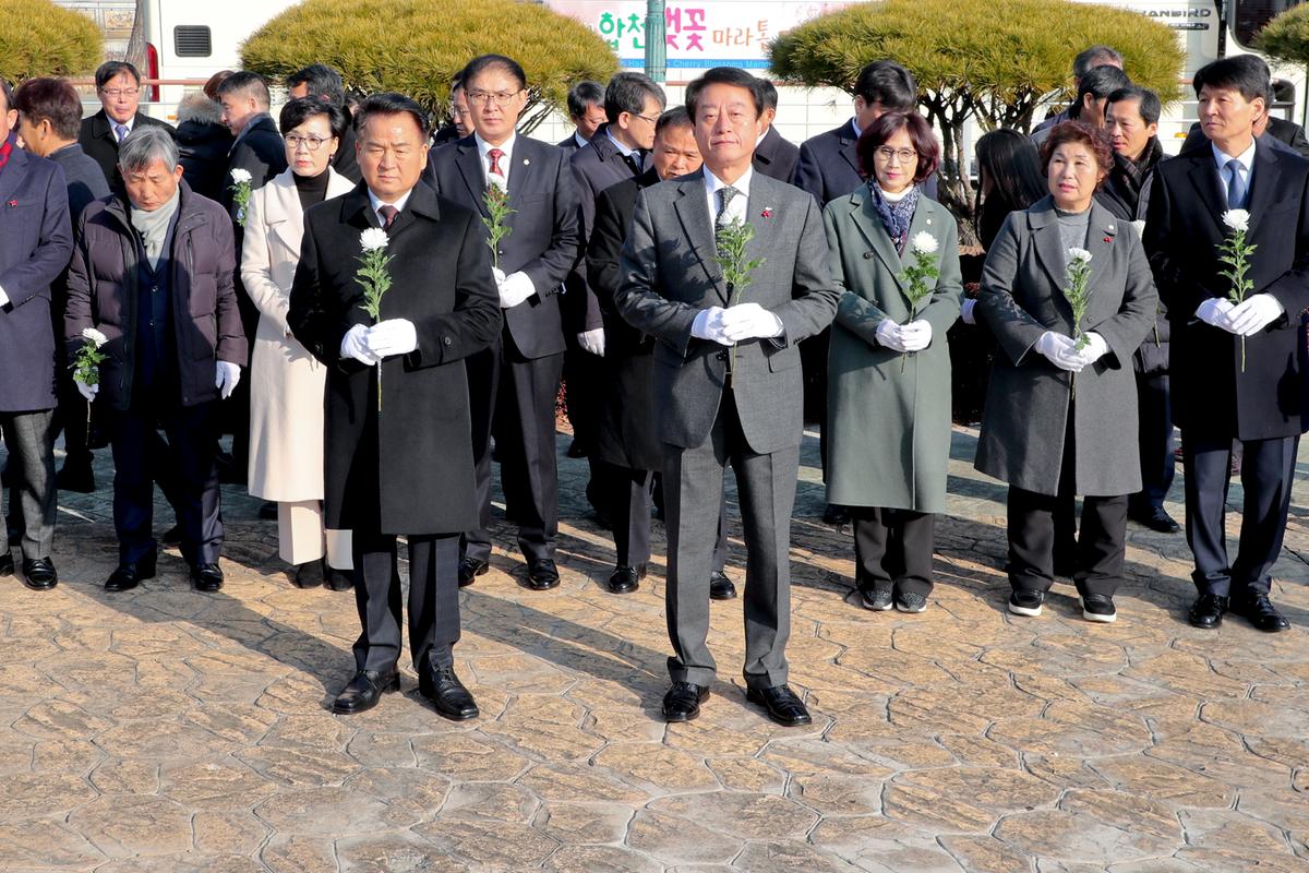 충혼탑, 3.1운동기념탑, 창의사 참배