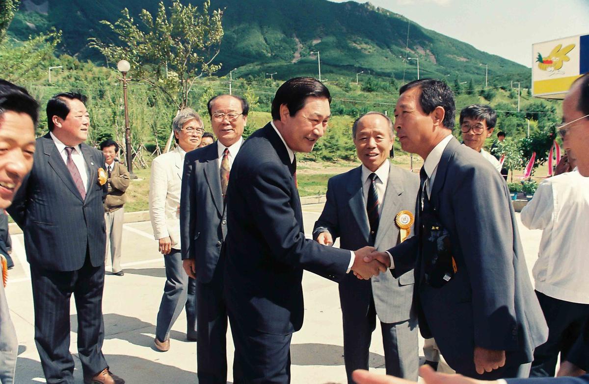 내고장 으뜸산품 판매점 준공