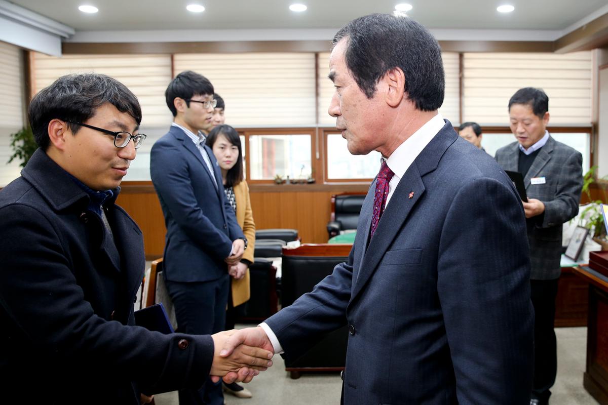 도전출자 인사이동 임명장 수여