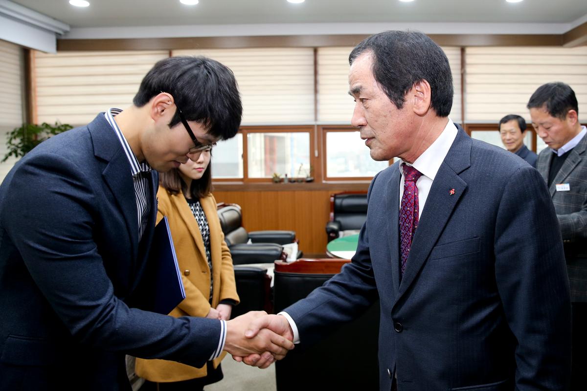 도전출자 인사이동 임명장 수여
