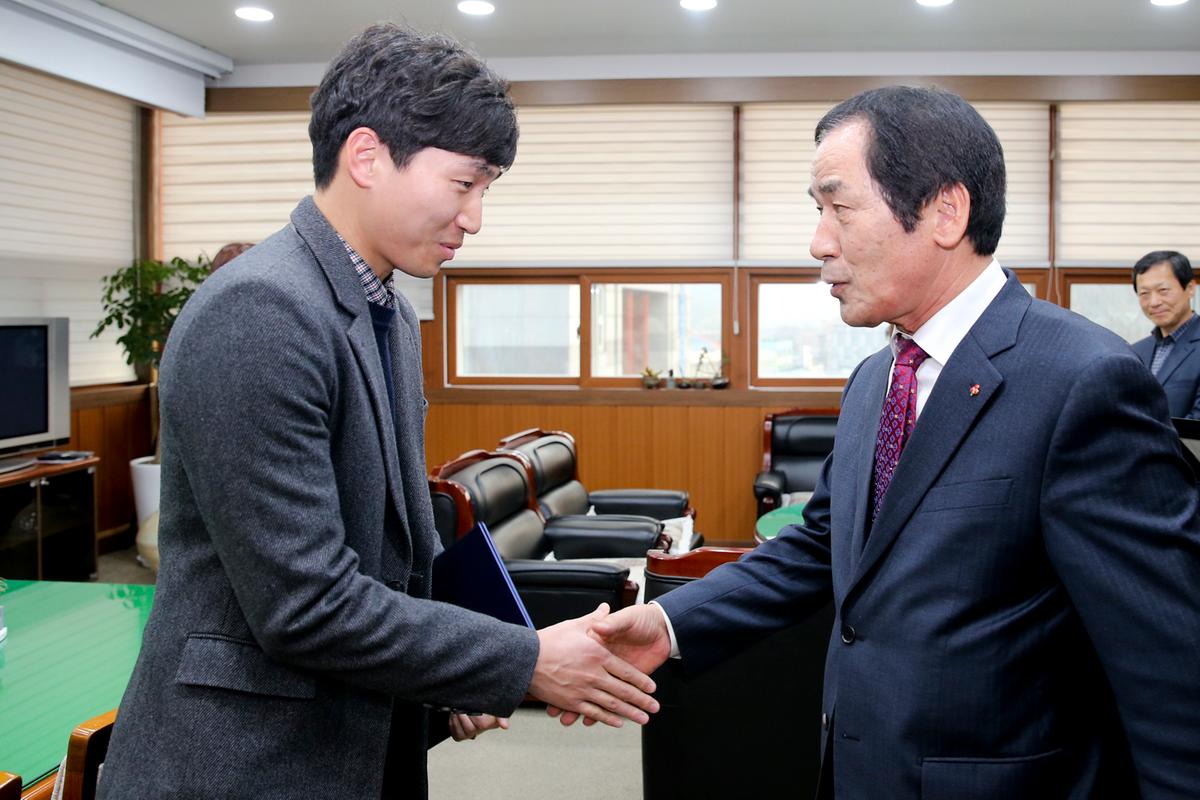 도전출자 인사이동 임명장 수여
