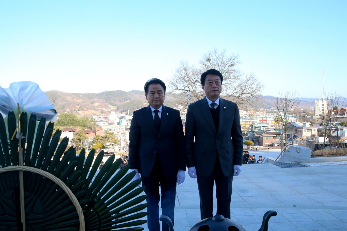 충혼탑, 3.1운동기념탑, 창의사 참배
