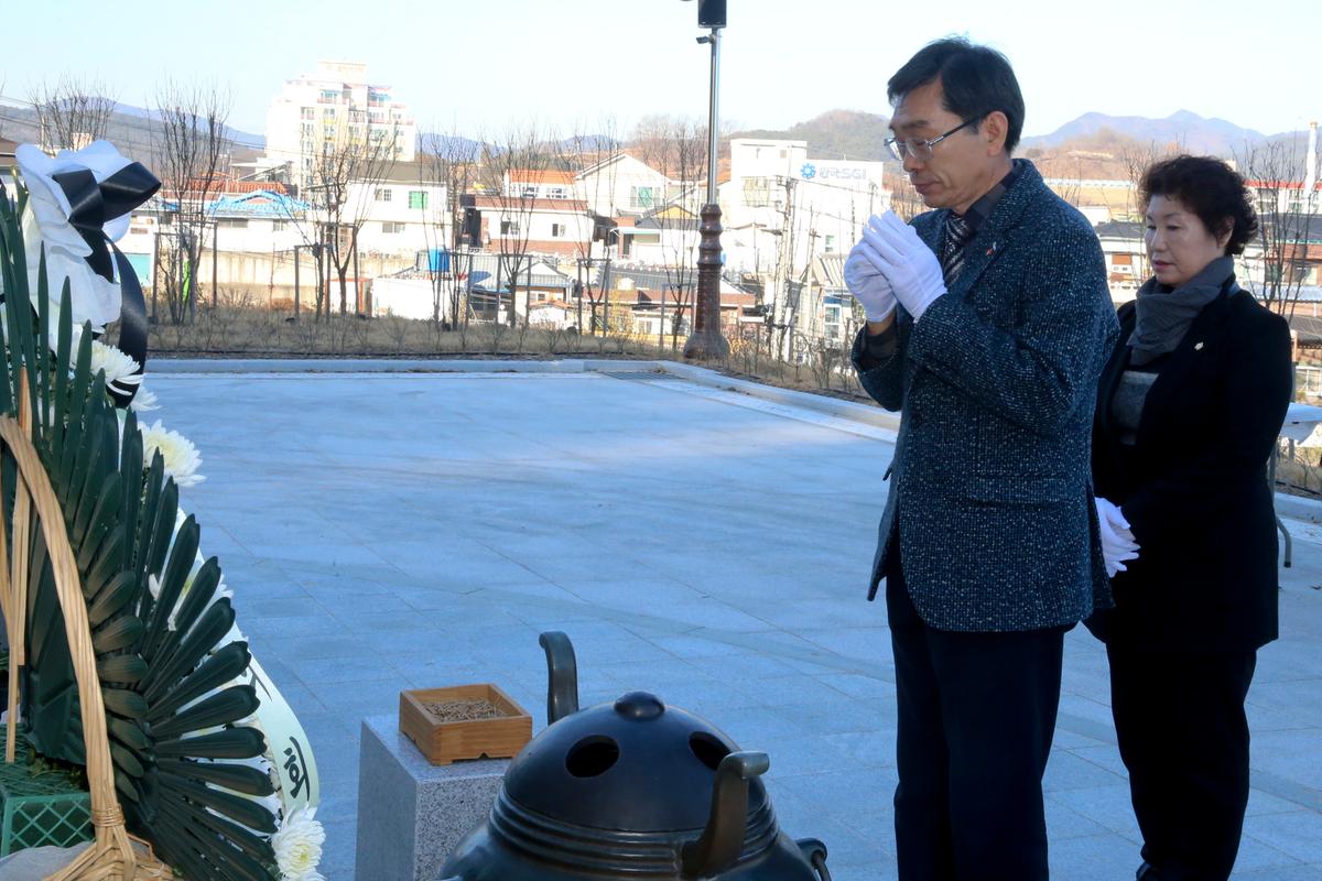 충혼탑, 3.1운동기념탑, 창의사 참배