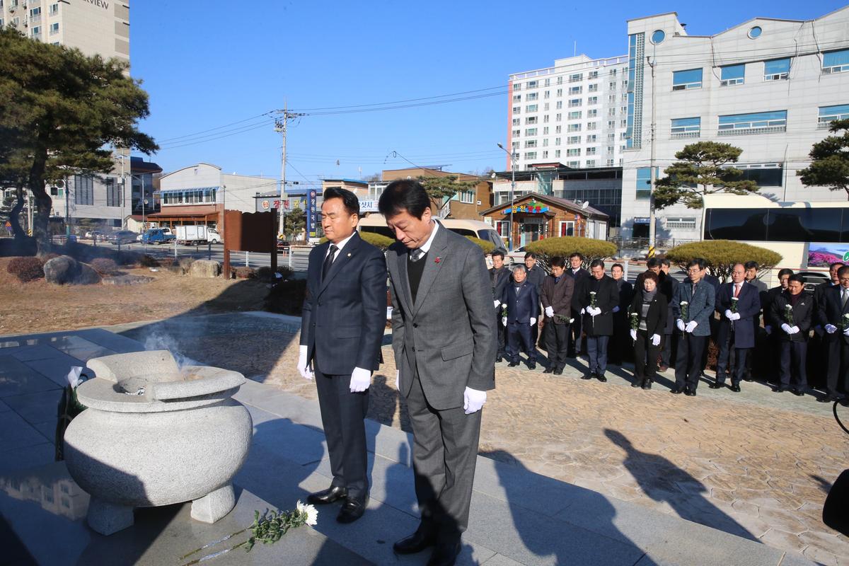 충혼탑, 3.1운동기념탑, 창의사 참배