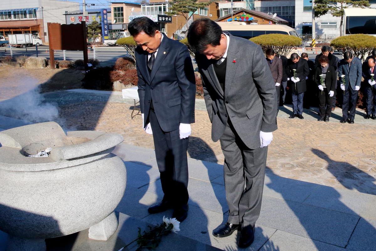 충혼탑, 3.1운동기념탑, 창의사 참배